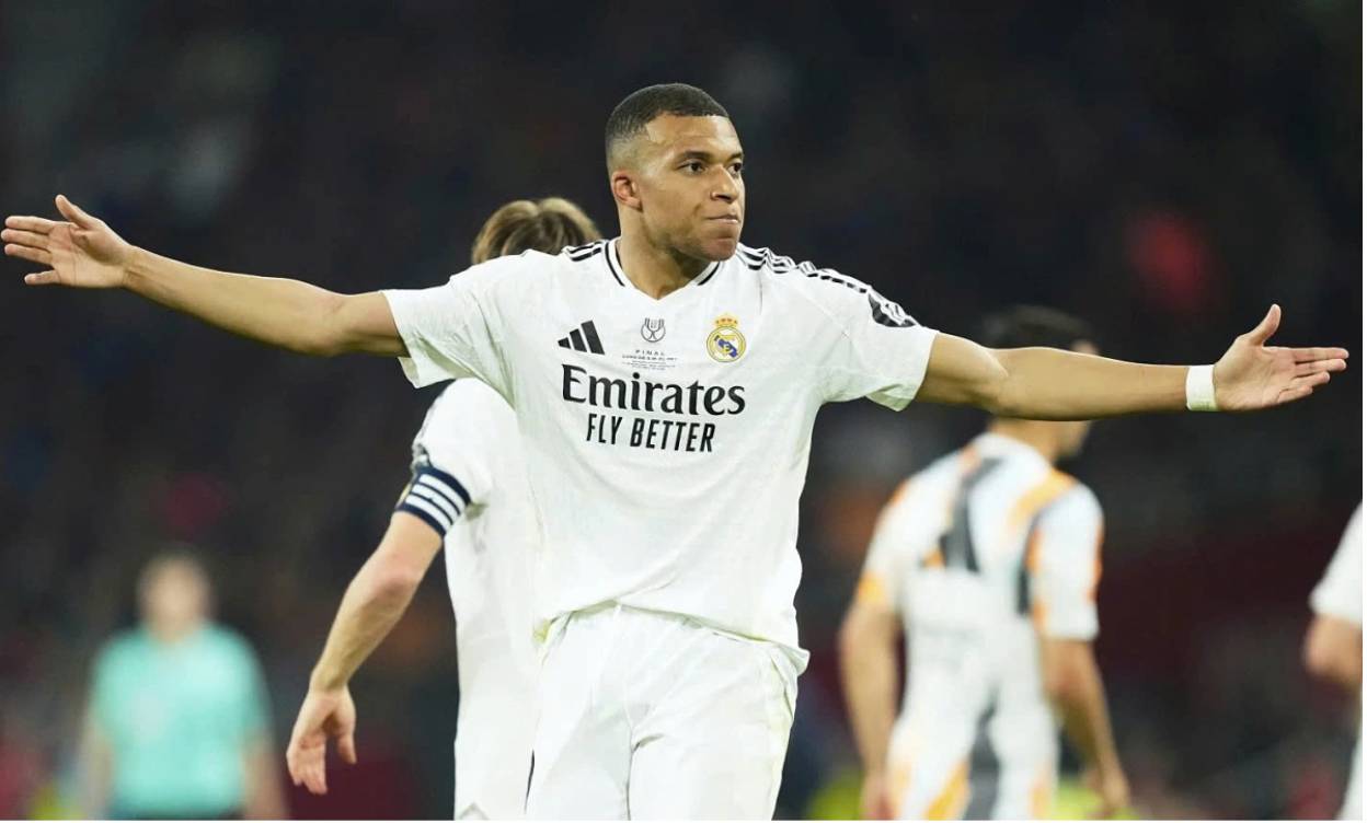 Mbappe dành trọn bộ 3 danh hiệu cao quý