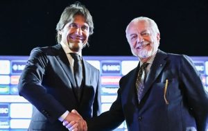 Napoli chia tay Conte sau khi kết thúc mùa giải
