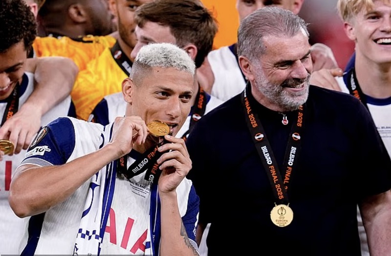 Cầu thủ Tottenham tức giận vì HLV Ange Postecoglu bị sa thải
