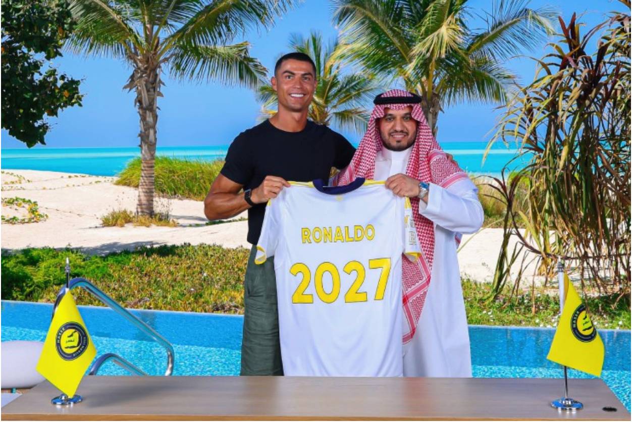 Ronaldo tiếp tục gia hạn hợp đồng với Al Nassr