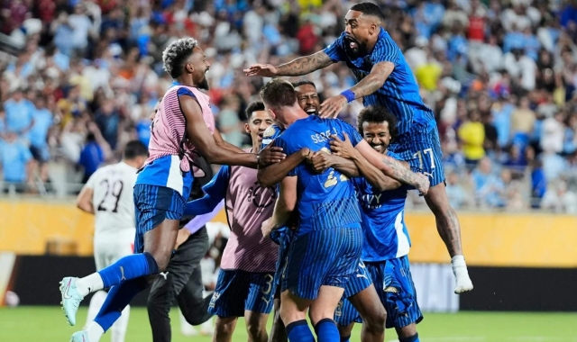 Al Hilal loại Man City ở hiệp phụ